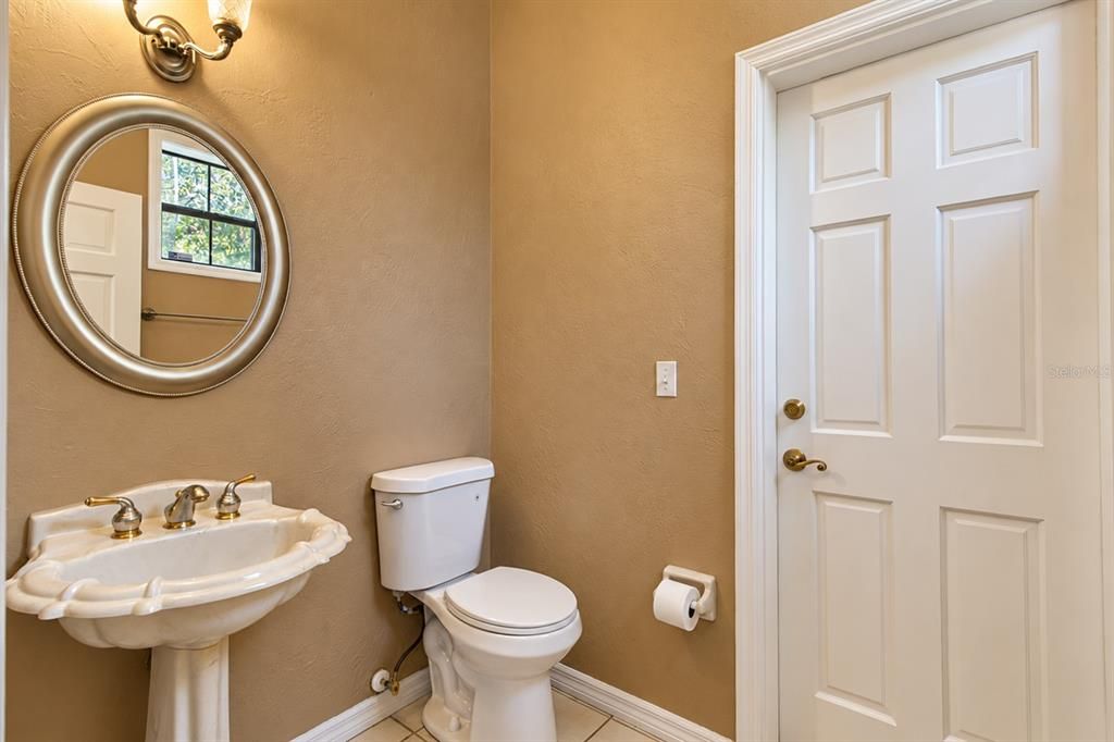 For Sale: $1,100,000 (5 beds, 4 baths, 3988 Square Feet)