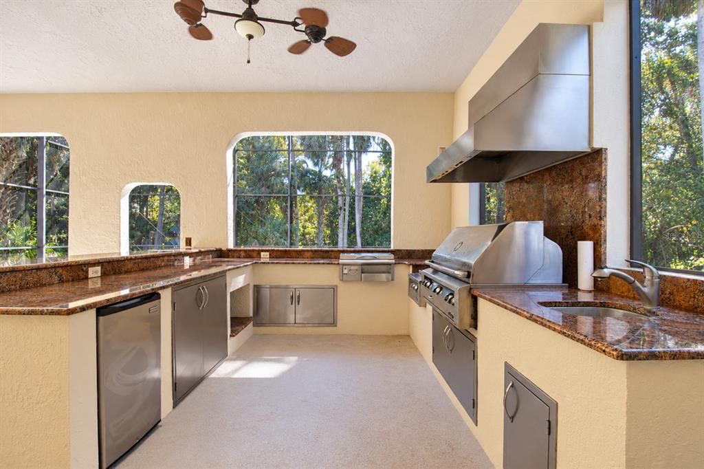 For Sale: $1,100,000 (5 beds, 4 baths, 3988 Square Feet)