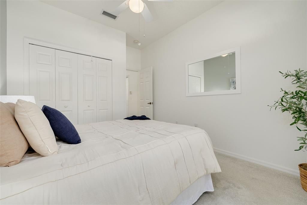 For Sale: $400,000 (2 beds, 2 baths, 1722 Square Feet)