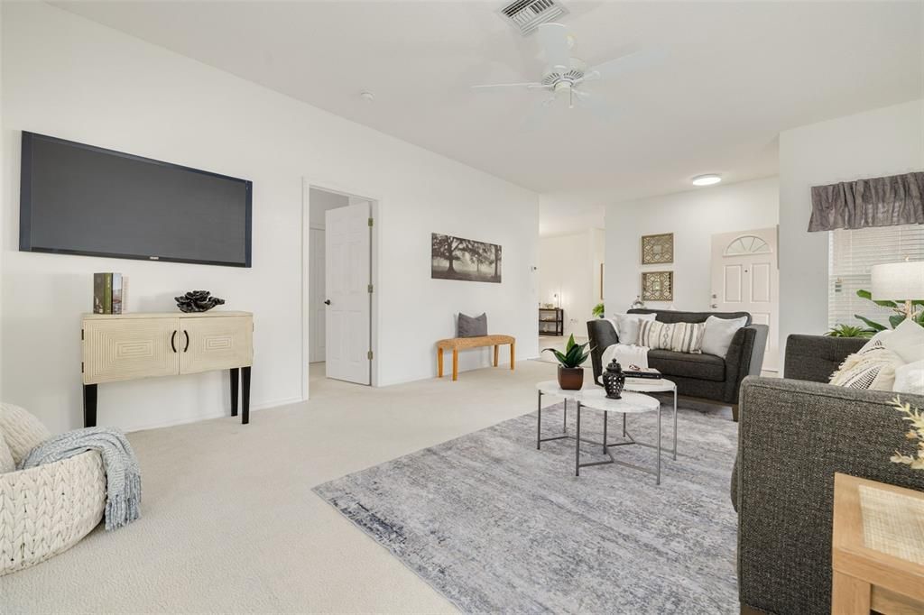 For Sale: $400,000 (2 beds, 2 baths, 1722 Square Feet)