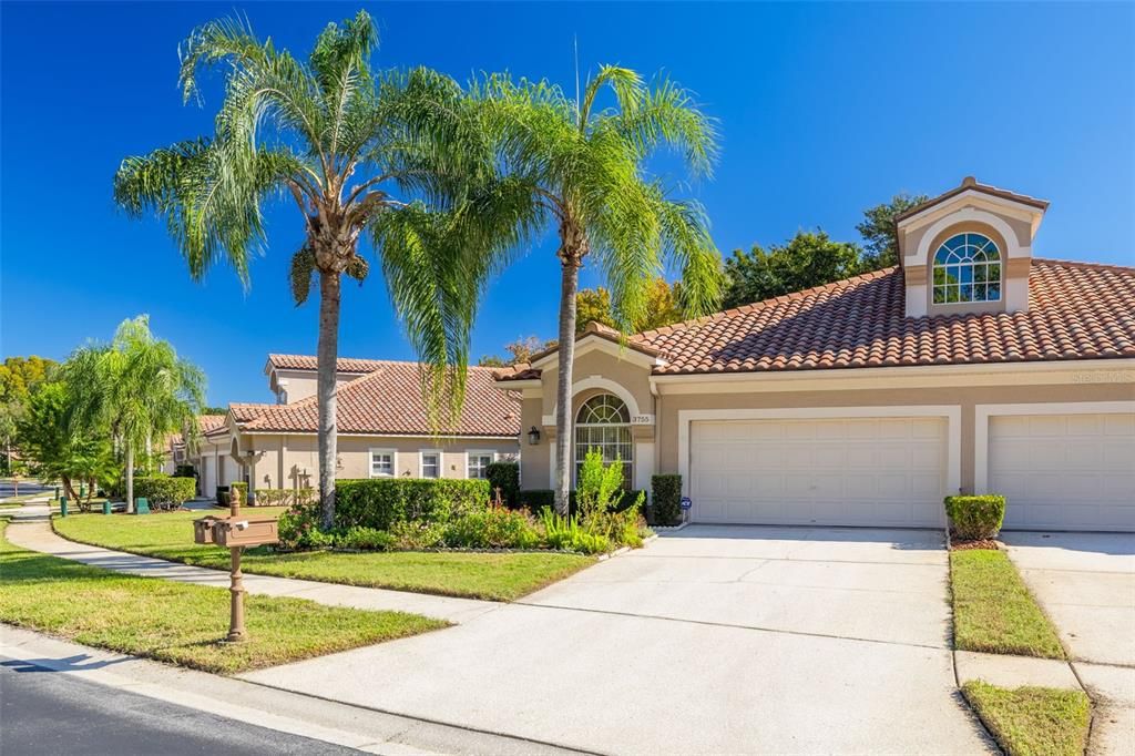 For Sale: $400,000 (2 beds, 2 baths, 1722 Square Feet)