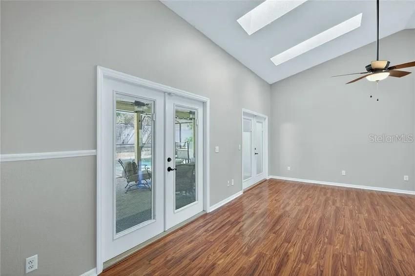 На продажу: $415,000 (3 спален, 2 ванн, 1729 Квадратных фут)