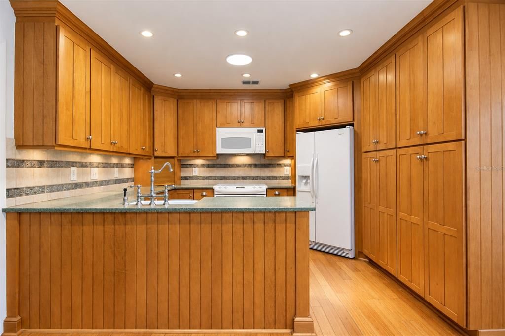 For Sale: $650,000 (4 beds, 3 baths, 2691 Square Feet)