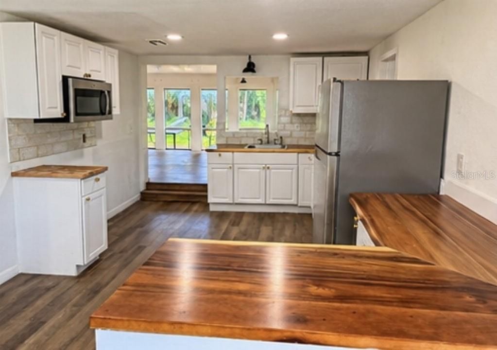 For Sale: $360,000 (3 beds, 1 baths, 1607 Square Feet)