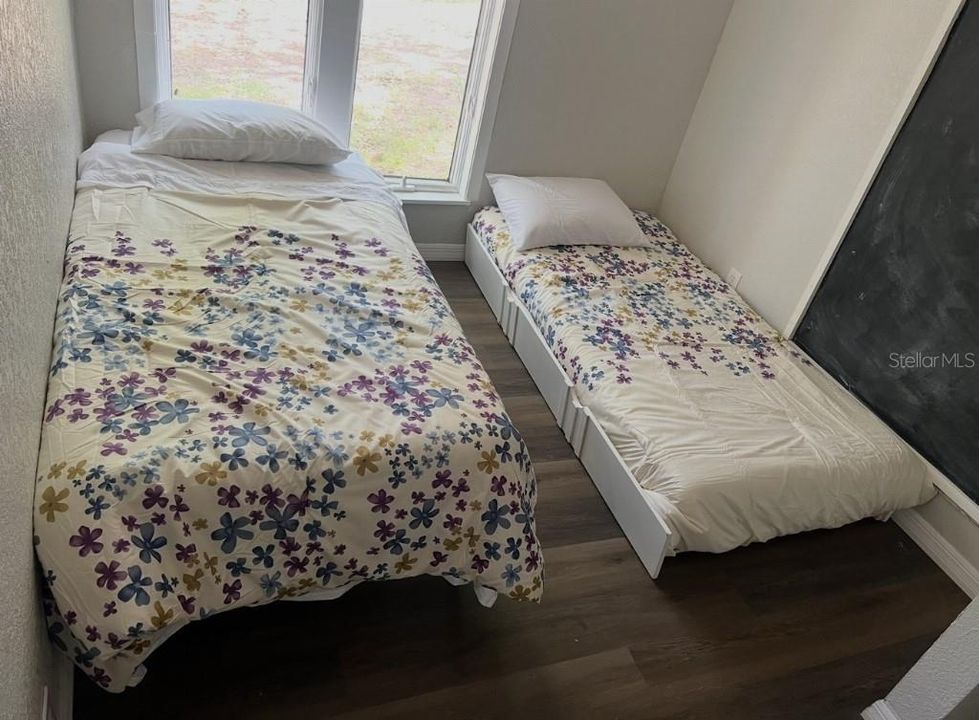For Sale: $360,000 (3 beds, 1 baths, 1607 Square Feet)