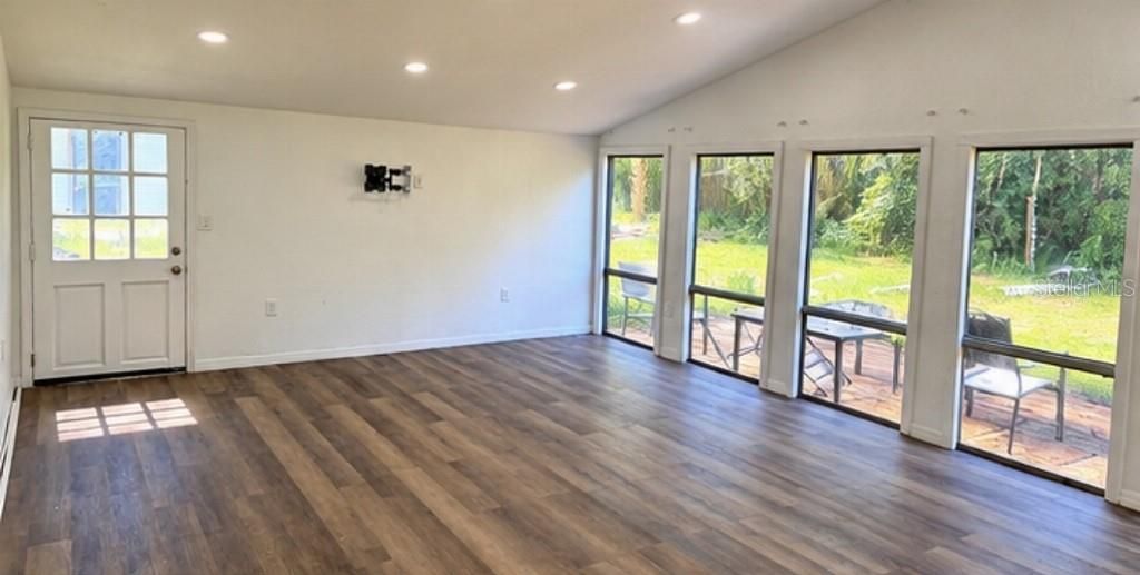 For Sale: $360,000 (3 beds, 1 baths, 1607 Square Feet)