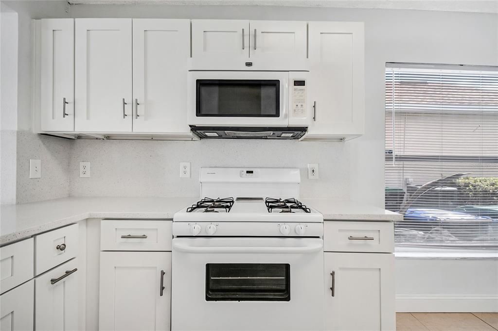 For Sale: $425,000 (3 beds, 2 baths, 1612 Square Feet)