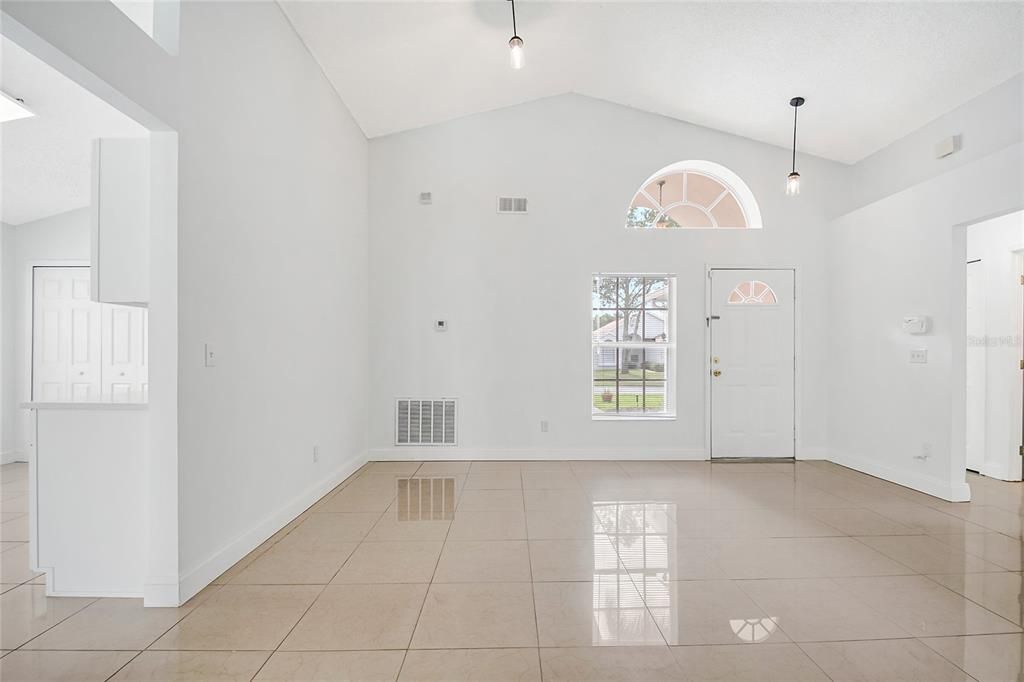 For Sale: $425,000 (3 beds, 2 baths, 1612 Square Feet)