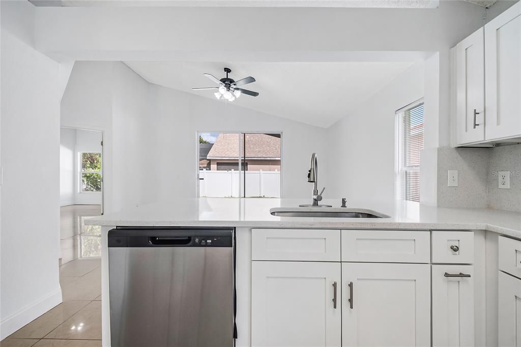 For Sale: $425,000 (3 beds, 2 baths, 1612 Square Feet)