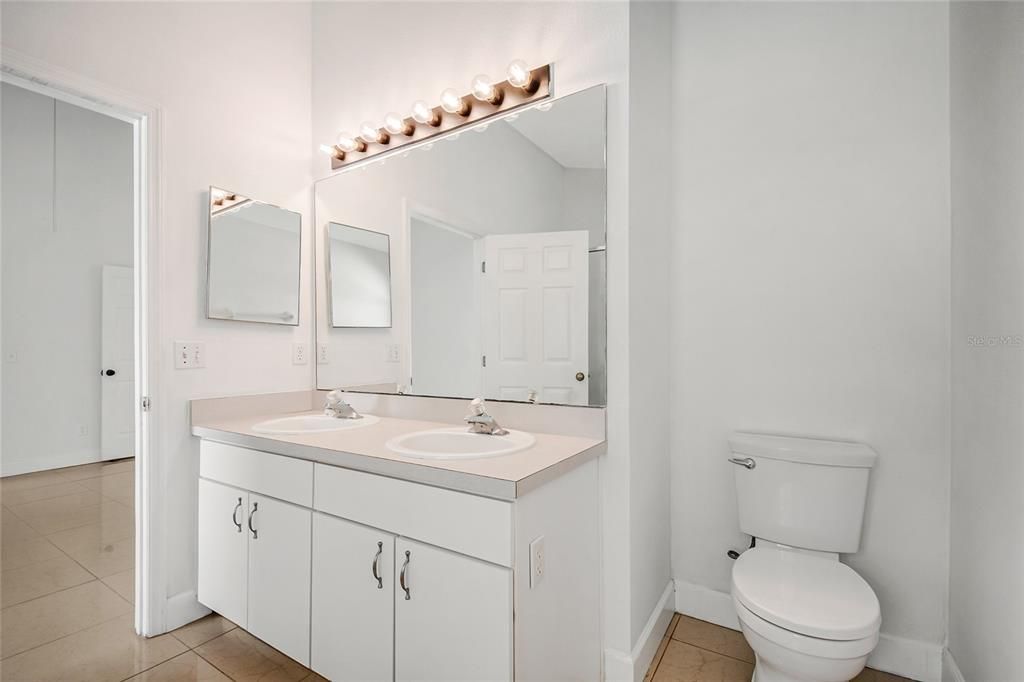For Sale: $425,000 (3 beds, 2 baths, 1612 Square Feet)