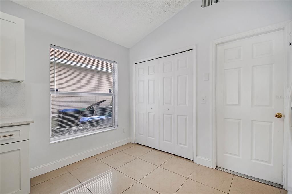 For Sale: $425,000 (3 beds, 2 baths, 1612 Square Feet)