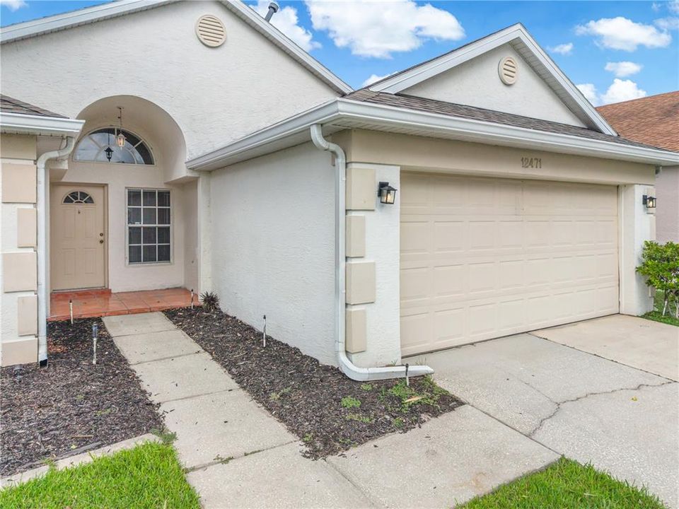 For Sale: $425,000 (3 beds, 2 baths, 1612 Square Feet)