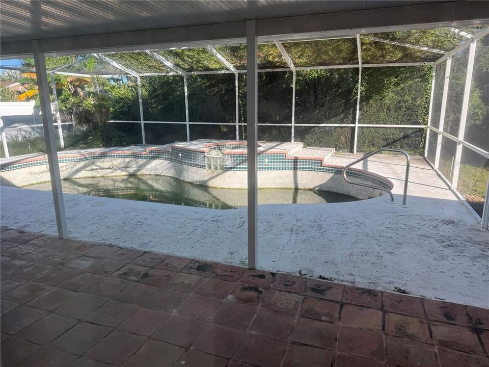 For Sale: $349,999 (3 beds, 2 baths, 1352 Square Feet)