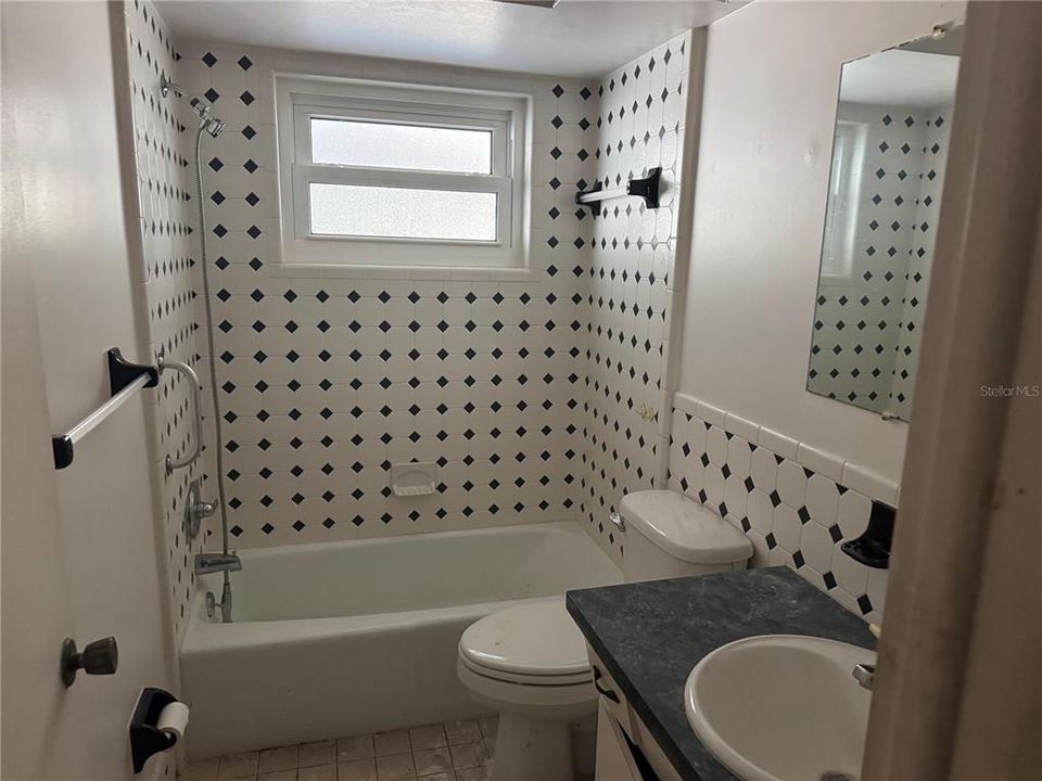 For Sale: $349,999 (3 beds, 2 baths, 1352 Square Feet)