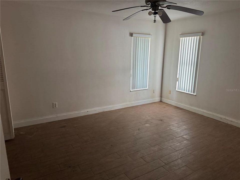 For Sale: $349,999 (3 beds, 2 baths, 1352 Square Feet)