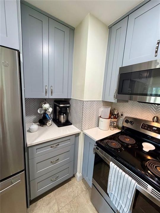 На продажу: $274,900 (3 спален, 1 ванн, 864 Квадратных фут)