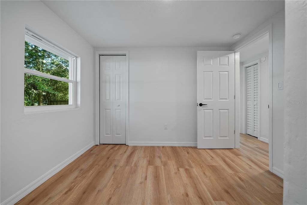 На продажу: $229,900 (4 спален, 2 ванн, 1128 Квадратных фут)