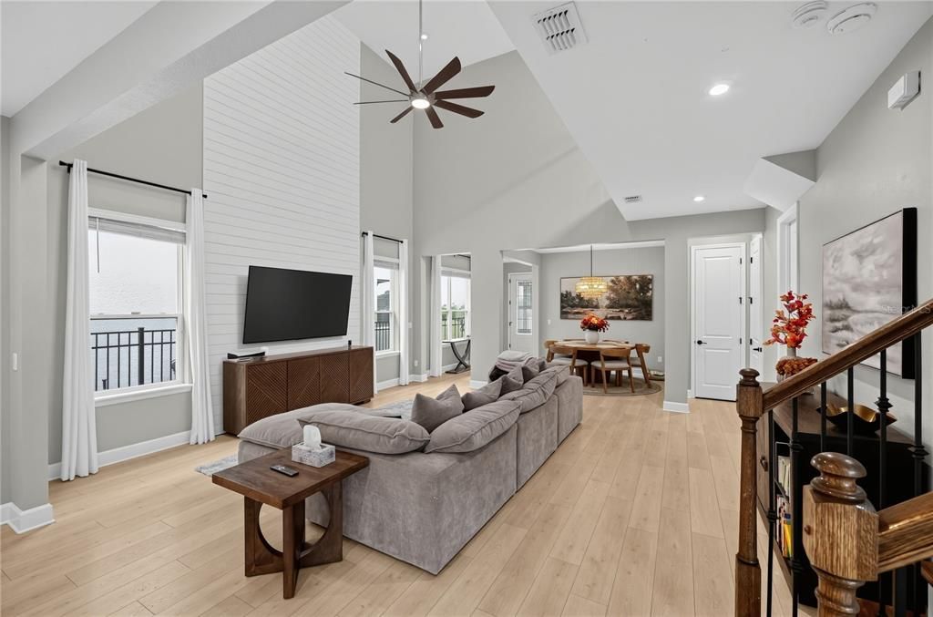 For Sale: $699,900 (5 beds, 4 baths, 2921 Square Feet)