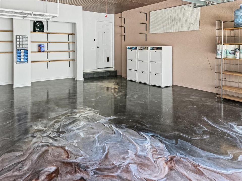 En Venta: $899,000 (4 camas, 3 baños, 3100 Pies cuadrados)
