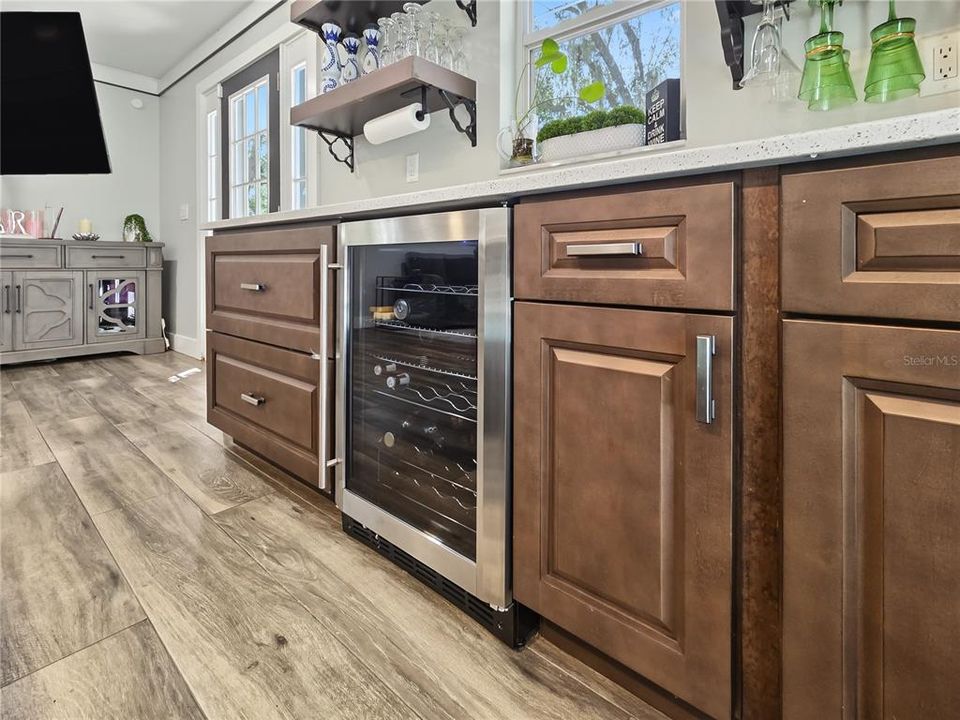 En Venta: $899,000 (4 camas, 3 baños, 3100 Pies cuadrados)