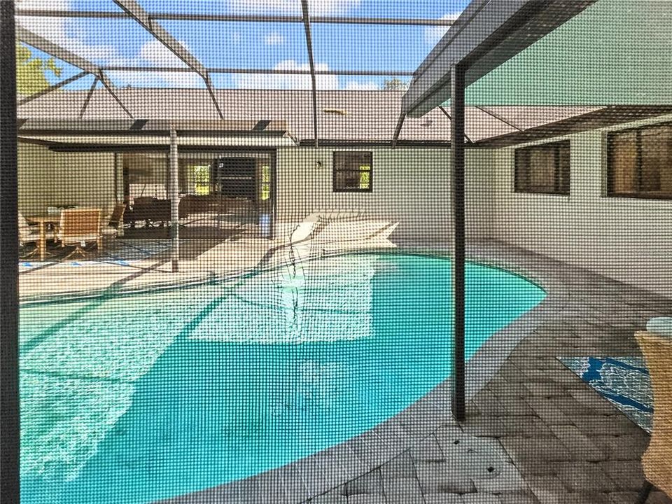 En Venta: $899,000 (4 camas, 3 baños, 3100 Pies cuadrados)