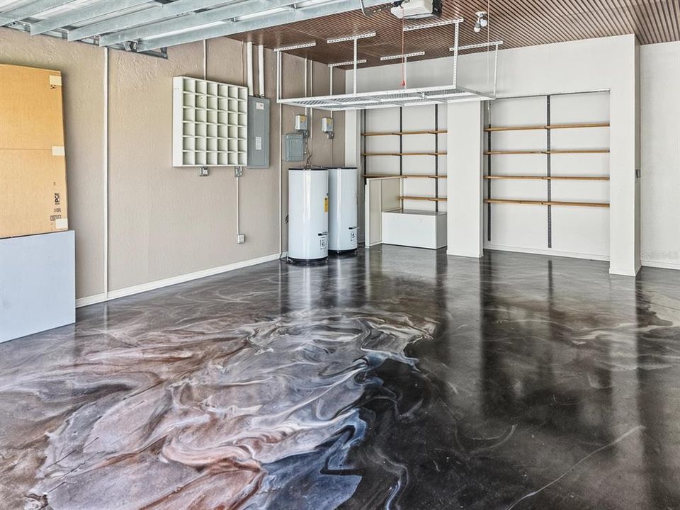 En Venta: $899,000 (4 camas, 3 baños, 3100 Pies cuadrados)