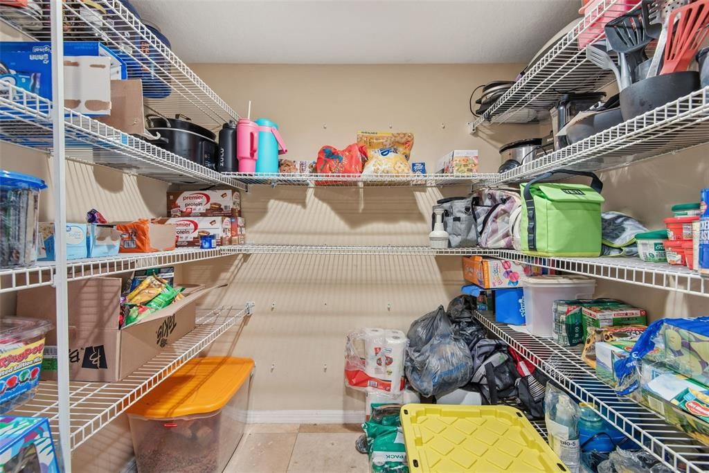 На продажу: $519,000 (6 спален, 4 ванн, 3940 Квадратных фут)