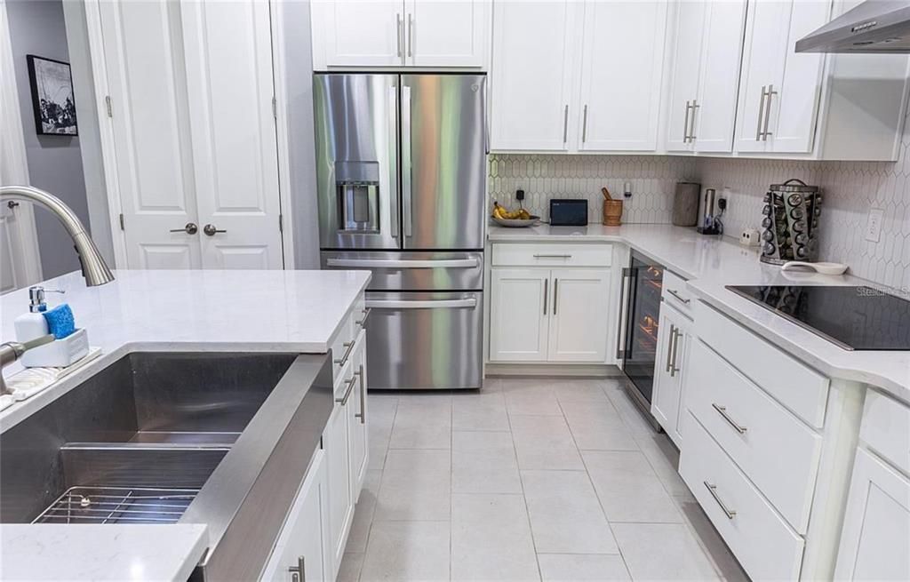 En Venta: $679,000 (5 camas, 4 baños, 3047 Pies cuadrados)
