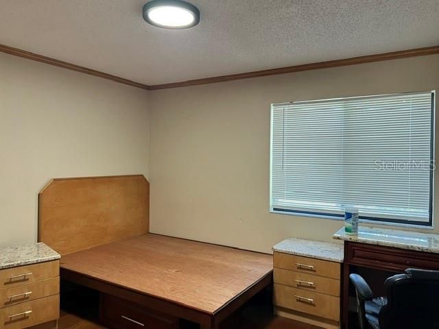 На продажу: $320,000 (3 спален, 2 ванн, 1682 Квадратных фут)