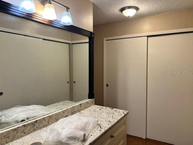 На продажу: $320,000 (3 спален, 2 ванн, 1682 Квадратных фут)
