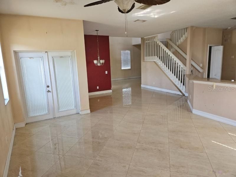 En Venta: $328,000 (5 camas, 3 baños, 2807 Pies cuadrados)