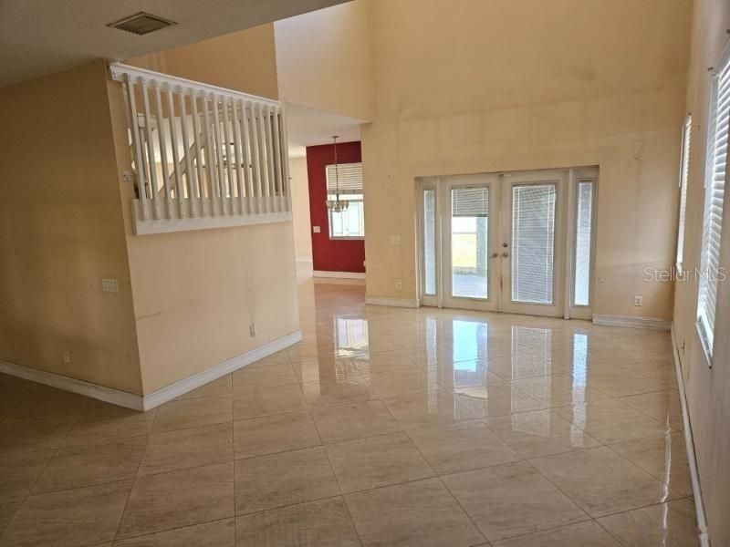 En Venta: $328,000 (5 camas, 3 baños, 2807 Pies cuadrados)