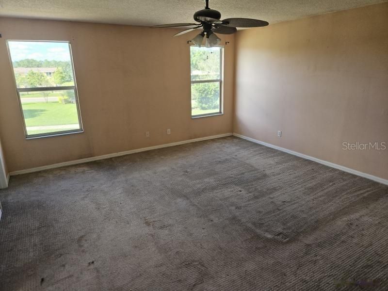 En Venta: $328,000 (5 camas, 3 baños, 2807 Pies cuadrados)