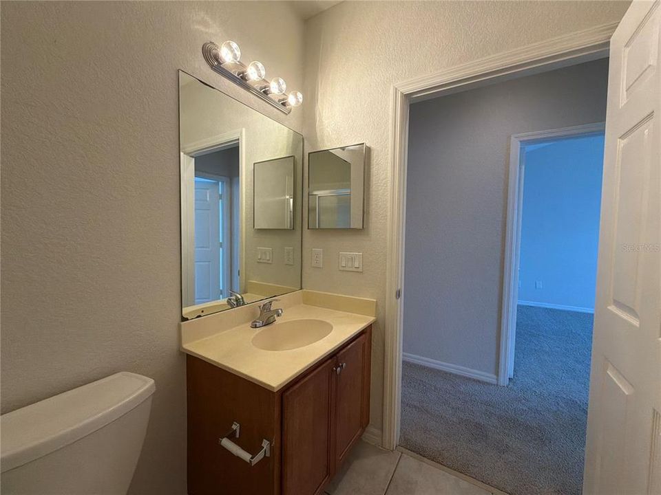 На продажу: $240,000 (2 спален, 2 ванн, 1250 Квадратных фут)
