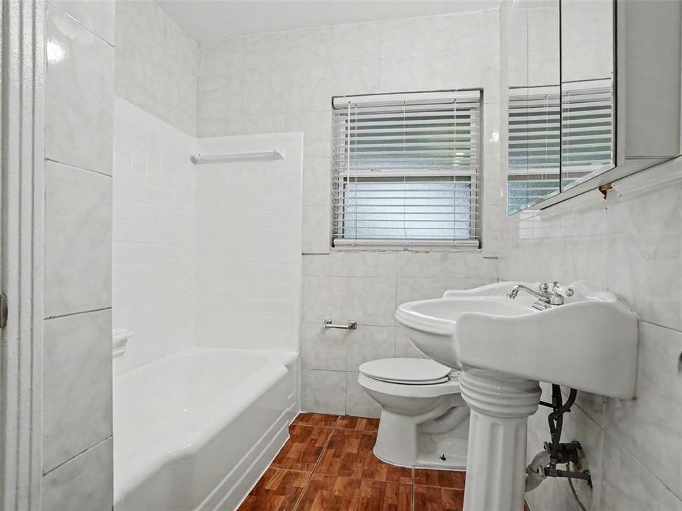 En Venta: $299,900 (3 camas, 2 baños, 1564 Pies cuadrados)