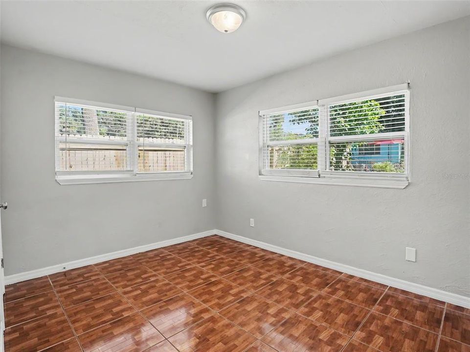 En Venta: $299,900 (3 camas, 2 baños, 1564 Pies cuadrados)