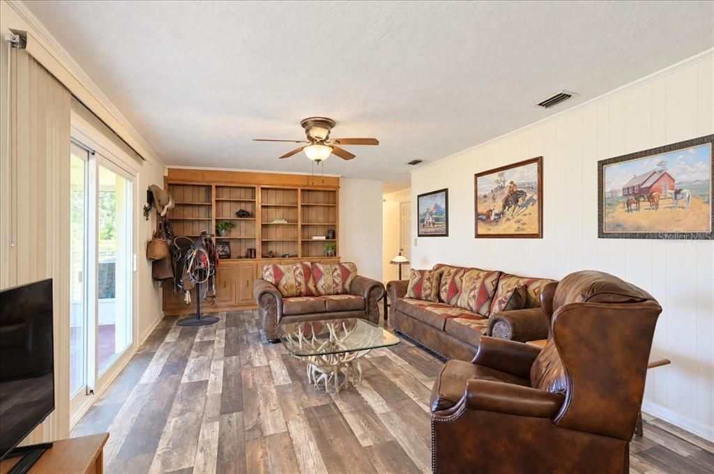En Venta: $625,000 (4 camas, 3 baños, 2340 Pies cuadrados)