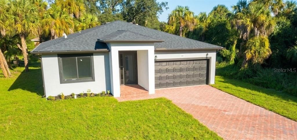 For Sale: $369,900 (3 beds, 2 baths, 1645 Square Feet)