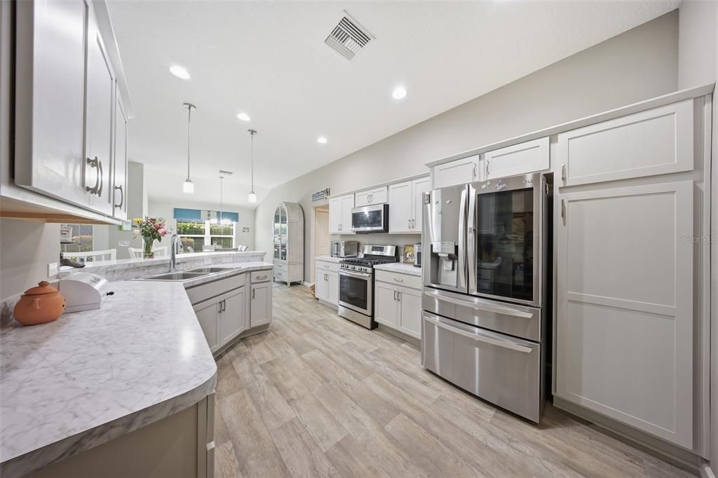 En Venta: $629,900 (4 camas, 2 baños, 2014 Pies cuadrados)