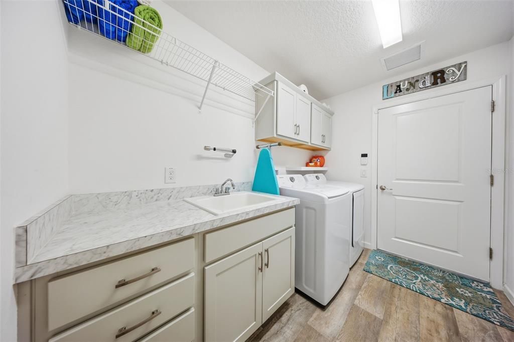 En Venta: $629,900 (4 camas, 2 baños, 2014 Pies cuadrados)