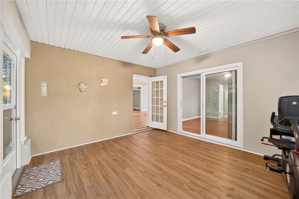 For Sale: $269,999 (2 beds, 2 baths, 1596 Square Feet)