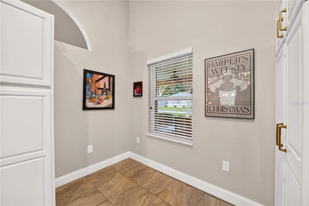 For Sale: $269,999 (2 beds, 2 baths, 1596 Square Feet)