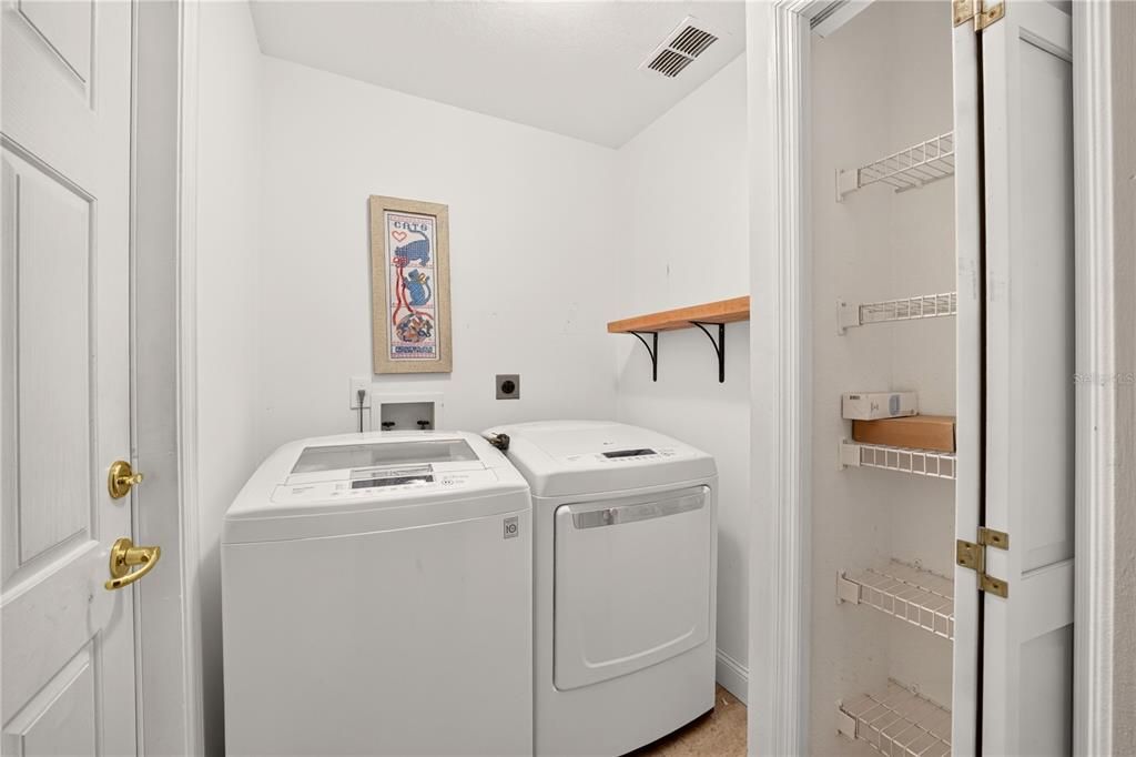 For Sale: $269,999 (2 beds, 2 baths, 1596 Square Feet)