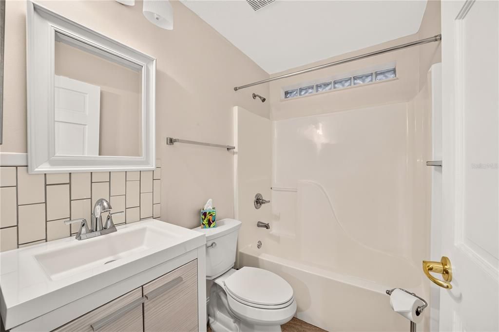 For Sale: $269,999 (2 beds, 2 baths, 1596 Square Feet)