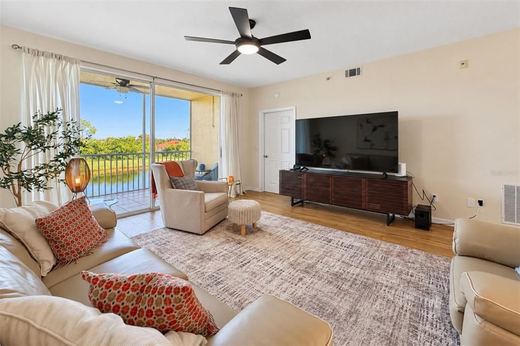 For Sale: $142,723 (2 beds, 2 baths, 1205 Square Feet)