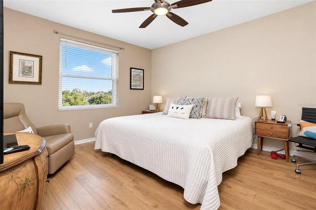 For Sale: $142,723 (2 beds, 2 baths, 1205 Square Feet)