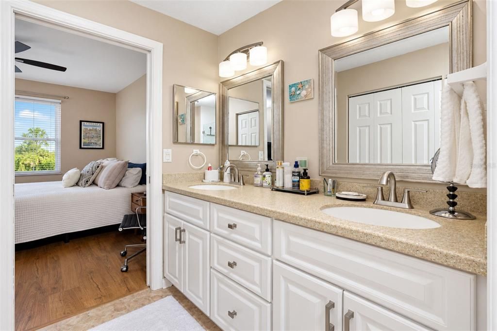 For Sale: $142,723 (2 beds, 2 baths, 1205 Square Feet)