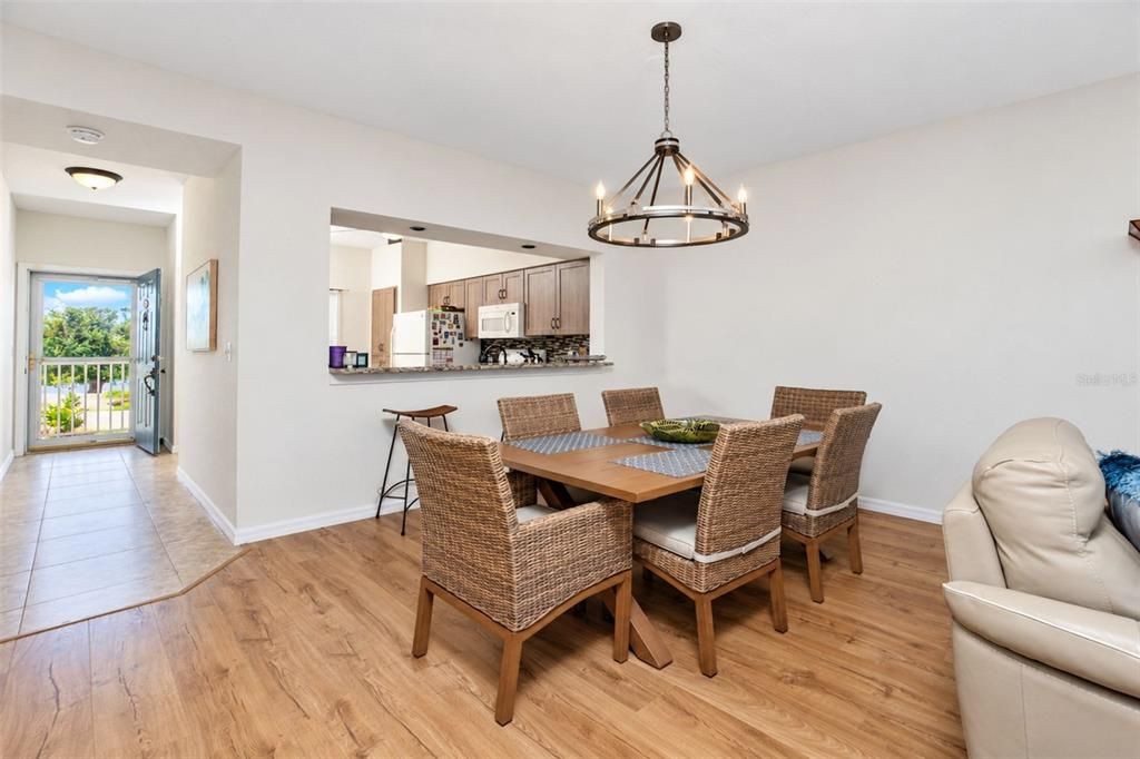 For Sale: $142,723 (2 beds, 2 baths, 1205 Square Feet)