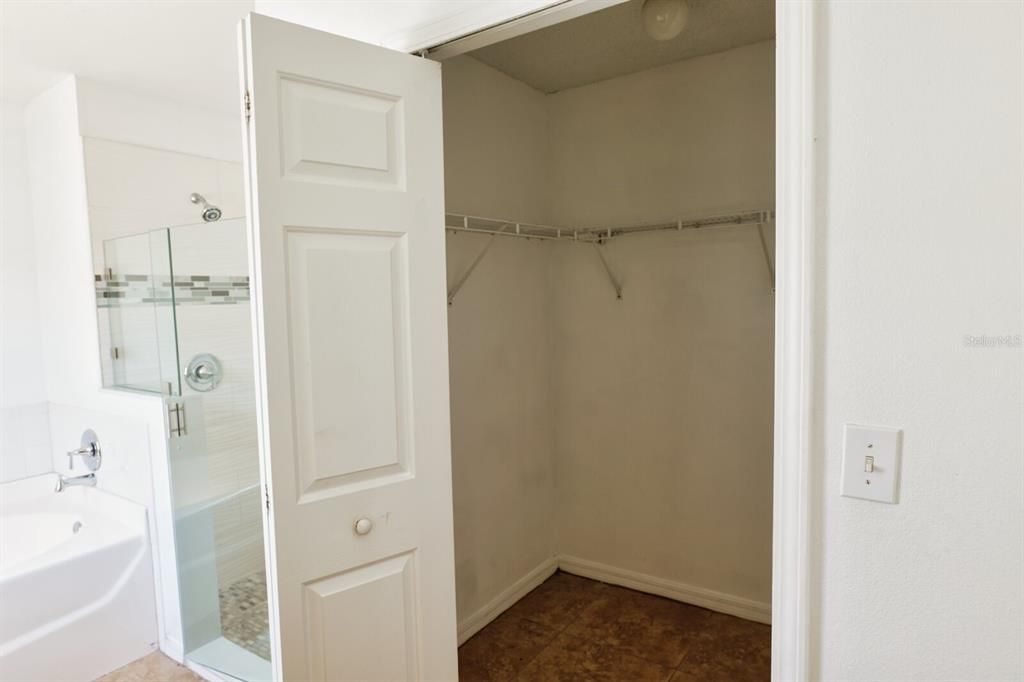 En Venta: $335,000 (4 camas, 2 baños, 1544 Pies cuadrados)