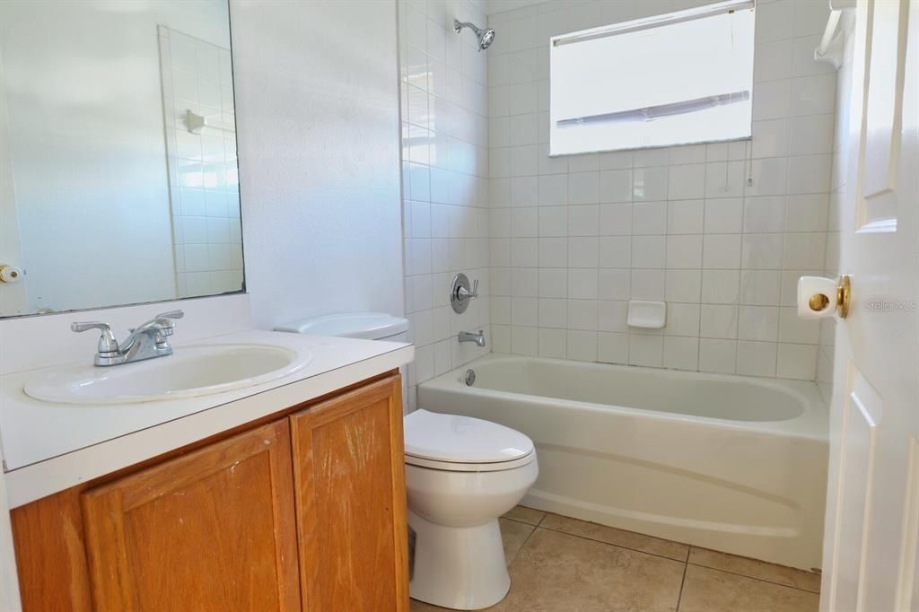 En Venta: $335,000 (4 camas, 2 baños, 1544 Pies cuadrados)